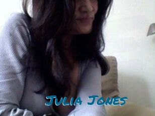 Julia_Jones