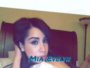 Mia_Evelyn