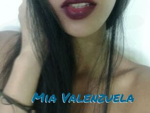 Mia_Valenzuela