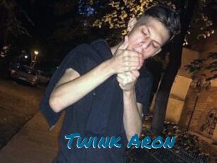 Twink_Aron